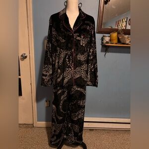 Sophia Intimates, Velour, Cheetah, Pajamas